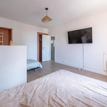 Le Julie -spacieux - 5 Pers' - 3 Beds - Gare 500m