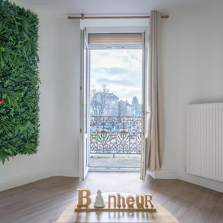 Le Julie -spacieux - 5 Pers' - 3 Beds - Gare 500m *