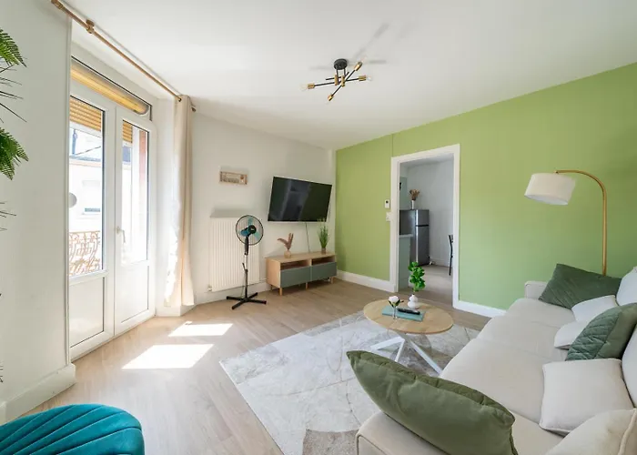 Апартаменты Le Julie -spacieux - 5 Pers' - 3 Beds - Gare 500m *