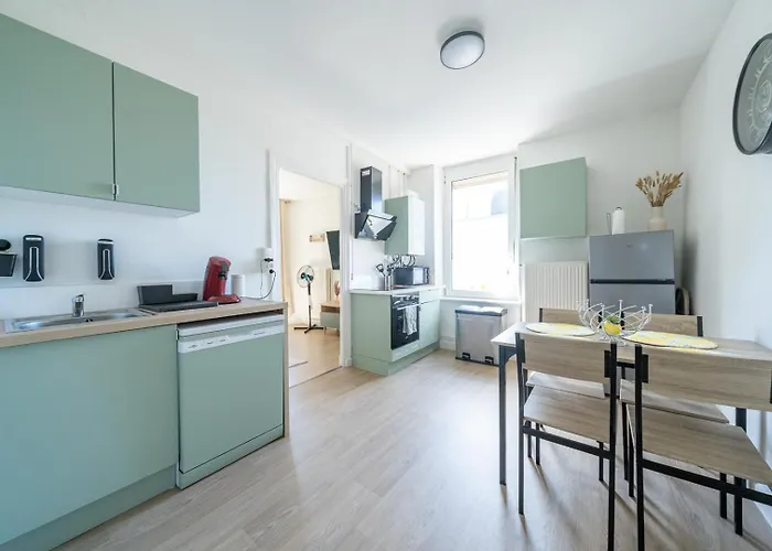 Le Julie -spacieux - 5 Pers' - 3 Beds - Gare 500m *