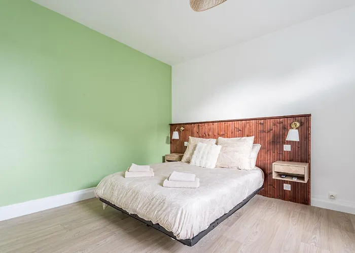 Le Julie -spacieux - 5 Pers' - 3 Beds - Gare 500m Homecourt