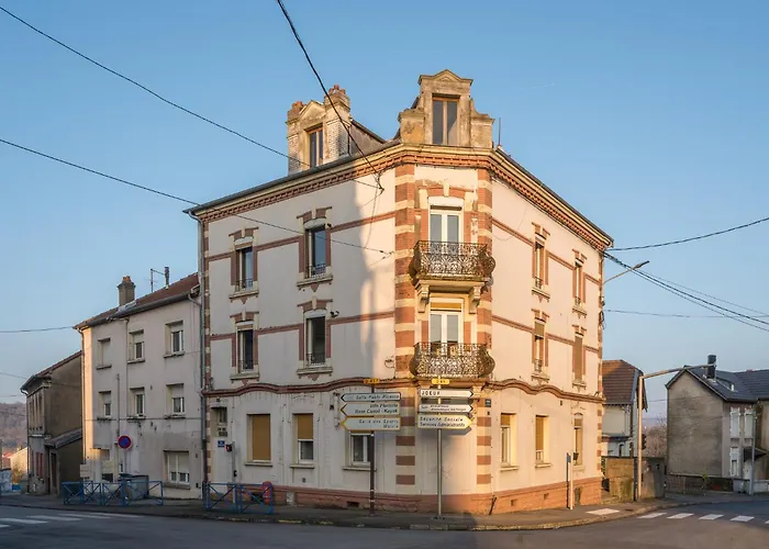 Le Julie -spacieux - 5 Pers' - 3 Beds - Gare 500m Lägenhet