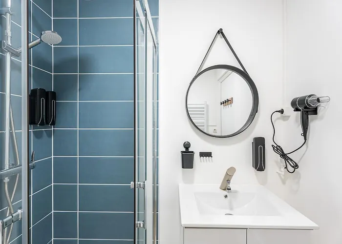 Апартаменты Le Julie -spacieux - 5 Pers' - 3 Beds - Gare 500m Homecourt